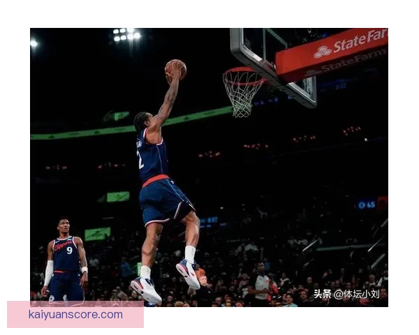 以卢惊叹加兰超远三分同时发现杰克逊低位背打能力全面展现球队新进攻核心潜质 以卢惊叹加兰超远三分同时发现杰克逊低位背打能力全面展现球队新进攻核心潜质